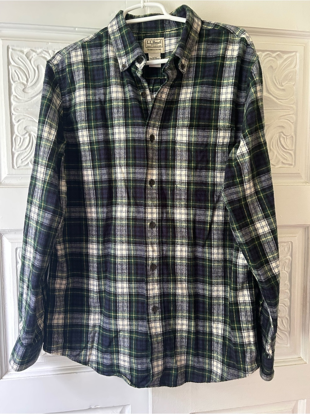 L.L. Bean Scotch Plaid Slightly Fitted Flannel Shirt - Mens Medium Regular